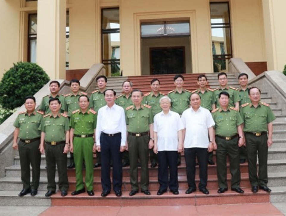 tong bi thu chi dao sap xep bo may nhan su cong an