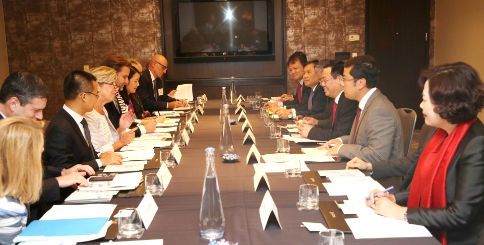 pho thu tuong vuong dinh hue lam viec voi cac doanh nghiep hang dau hoa ky