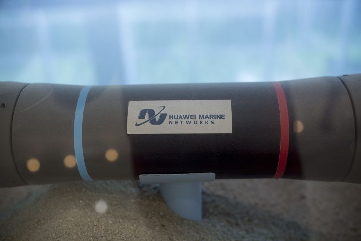 huawei du dinh ban mang kinh doanh cap quang bien