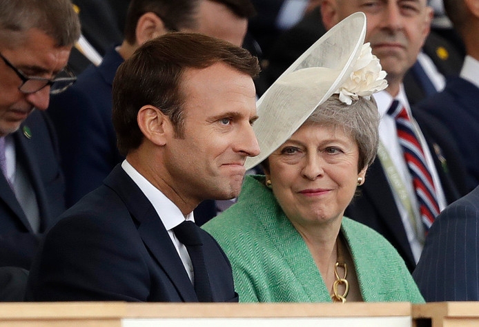 du bat ky dieu gi xay ra anh phap luon sat canh boi van menh chung