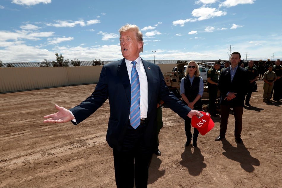 doa ap thue dong minh tong thong trump bi cac nghi si dang dan chu chi trich