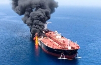 Mỹ công bố video quay cảnh quân đội Iran gỡ thủy lôi ở tàu bị tấn công tại Vịnh Oman