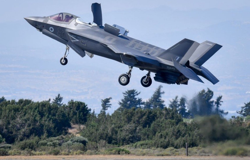 may bay chien dau f 35b cua anh thuc hien su menh dau tien o syria iraq