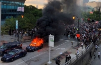 vu george floyd thu tuong new zealand ung ho tuan hanh on hoa lan song bieu tinh tran sang thuy sy