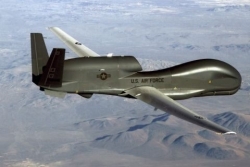 Mỹ triển khai máy bay ném bom B-1B và máy bay không người lái Global Hawk ở Biển Đông
