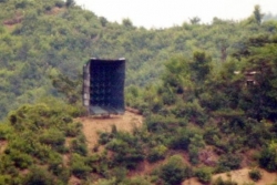 Động thái mới: Triều Tiên tháo dỡ các loa phóng thanh mới lắp dọc biên giới với Hàn Quốc