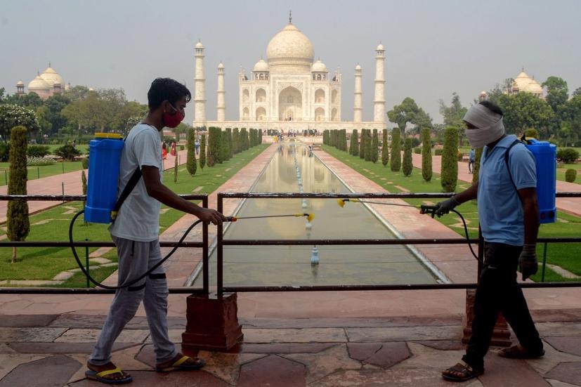 Cập nhật Covid-19 ngày 15/6: Ấn Độ mở lại đền Taj Mahal; Nhật Bản tính 'nới nhẹ' ở Tokyo trước Olympic; thế giới cần hơn 11 tỷ liều vaccine. (Nguồn: AFP)
