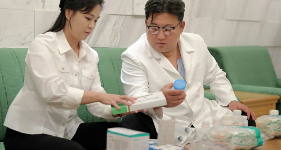 Triều Tiên ứng phó dịch truyền nhiễm mới bùng phát giữa lúc ghi nhận hàng chục nghìn ca sốt mỗi ngày. (Nguồn: Rodong Sinmun)