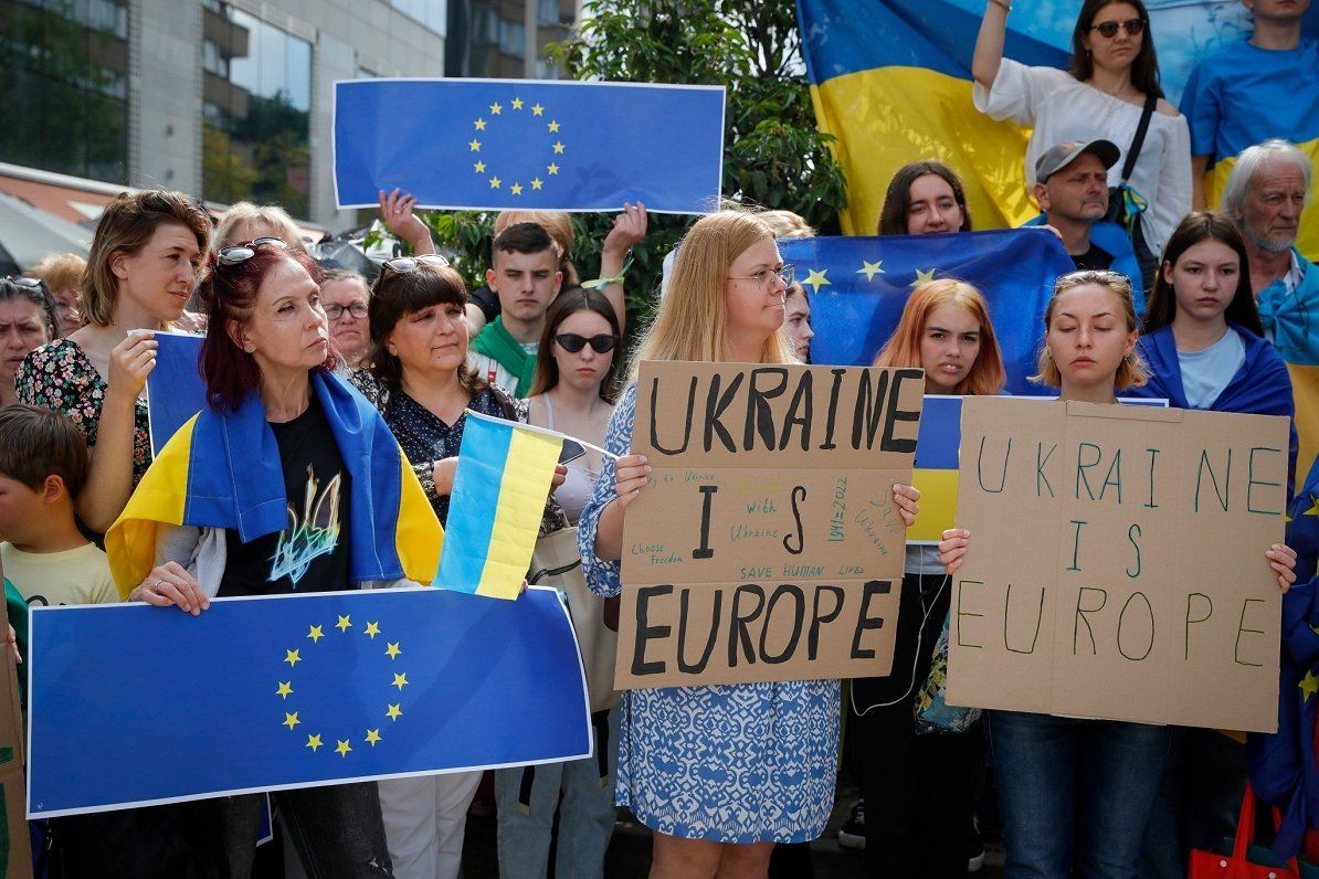 Nghị viện châu Âu đi bước 'nức lòng' Ukraine. (Nguồn: Latvia Posts English)