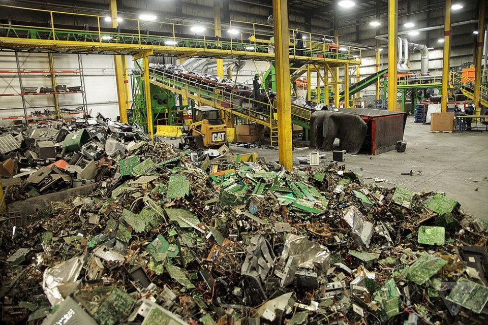 thoi dai cua rac thai dien tu