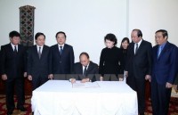 thu truong nguyen quoc dung ghi so tang tai dsq duc