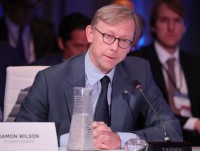 iran my ban vu khi de gay bat on the gioi