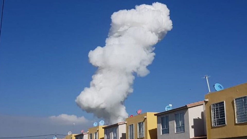 no nha may phao hoa tai mexico hang chuc nguoi thiet mang