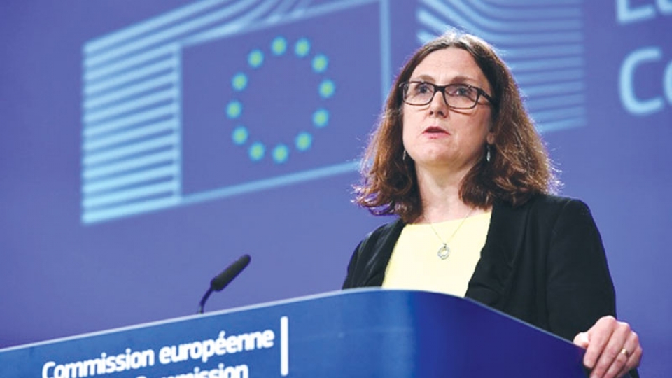 eu canh bao dap tra thue o to cua my