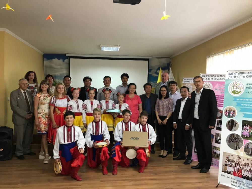 doan doanh nghiep tp ho chi minh va dong nai tham va lam viec tai ukraine