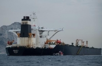 tehran vu bat giu tau anh la hanh dong co di co lai dap tra vu tau cho dau iran