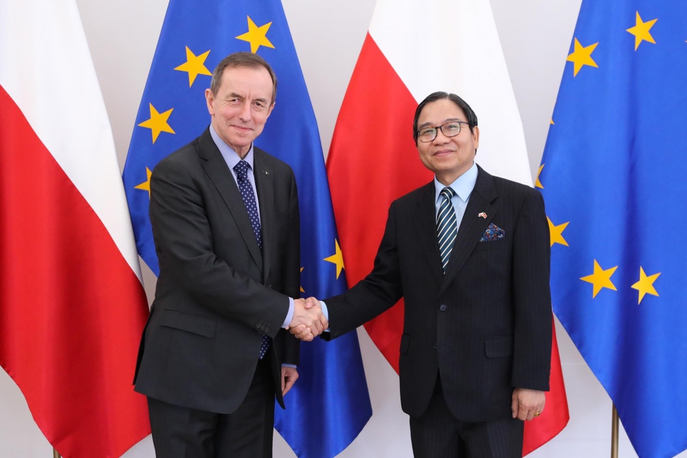 dai su vu dang dung chao chu tich thuong vien ba lan ket thuc nhiem ky 1