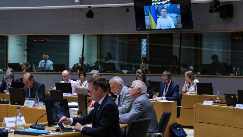 Ứng phó Nga, EU khẳng định không sai lầm, Czech nói lỗi thời, Ukraine nhắc nhở 'đừng để sập bẫy'. Council of the EU