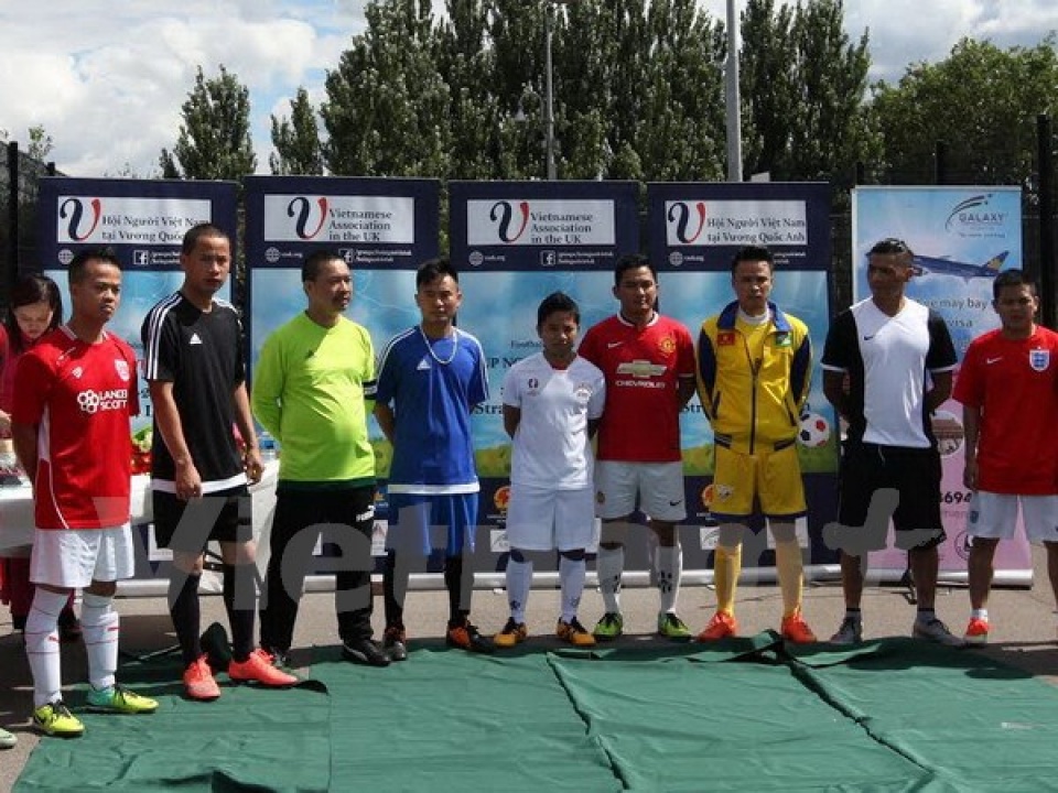 soi noi giai bong da cua cong dong nguoi viet nam tai anh