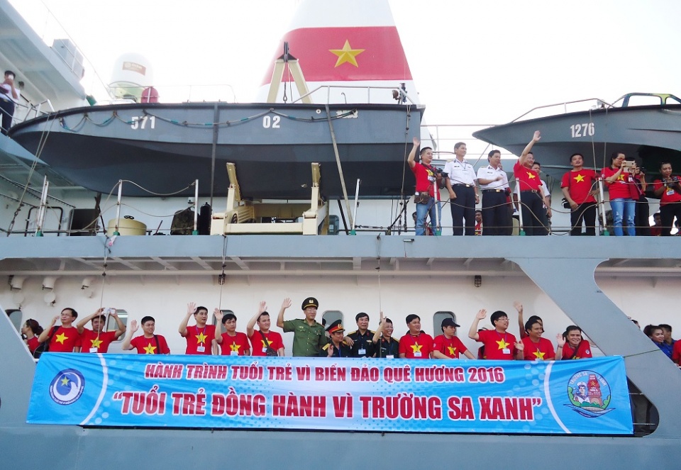 noi the hien tinh yeu voi bien dao que huong