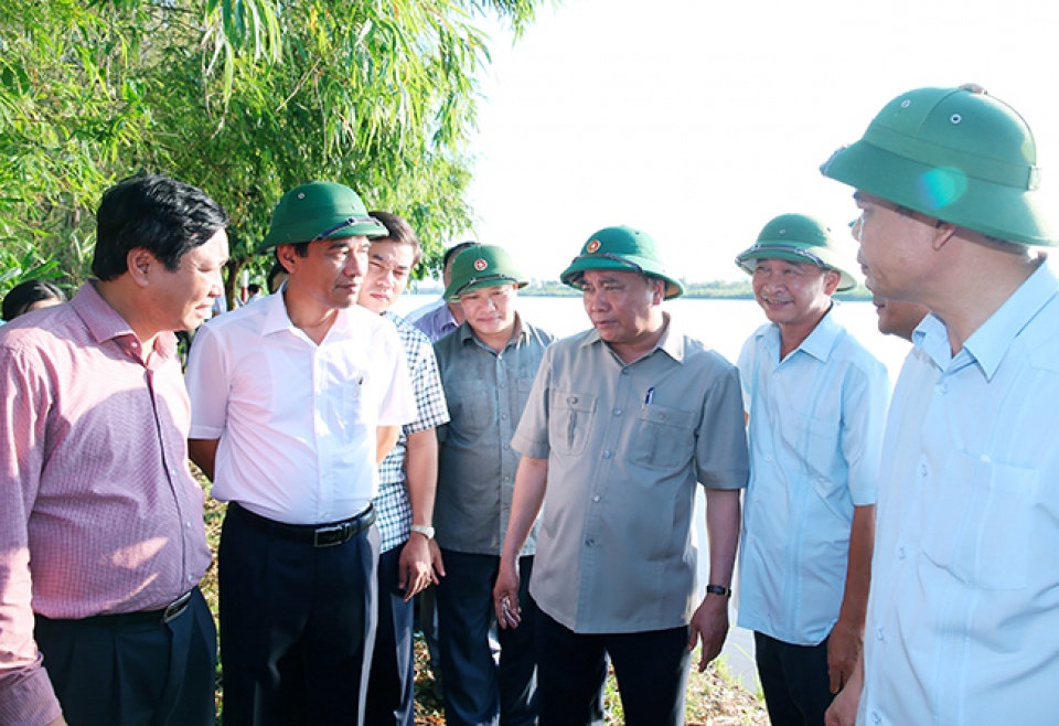 Thủ tướng khảo sát mô hình nông thôn mới tại Thái Bình thu tuong khao sat mo hinh nong thon moi tai thai binh