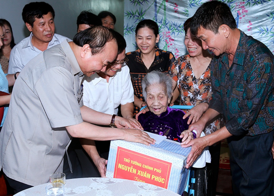 Thủ tướng khảo sát mô hình nông thôn mới tại Thái Bình thu tuong khao sat mo hinh nong thon moi tai thai binh