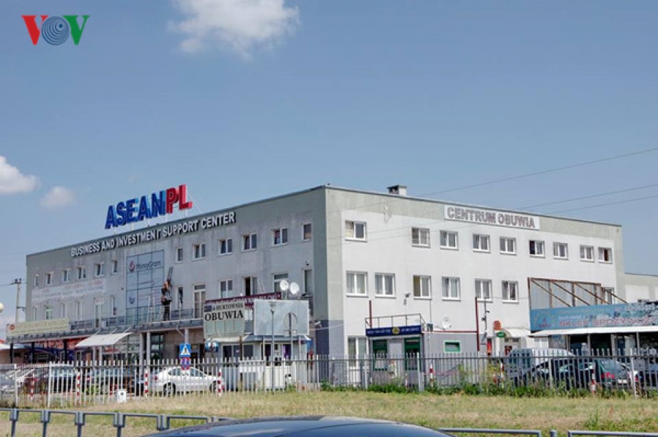 cho nguoi viet tai warsawa thu do cua ba lan