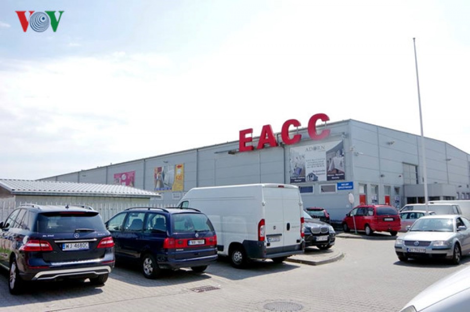 cho nguoi viet tai warsawa thu do cua ba lan