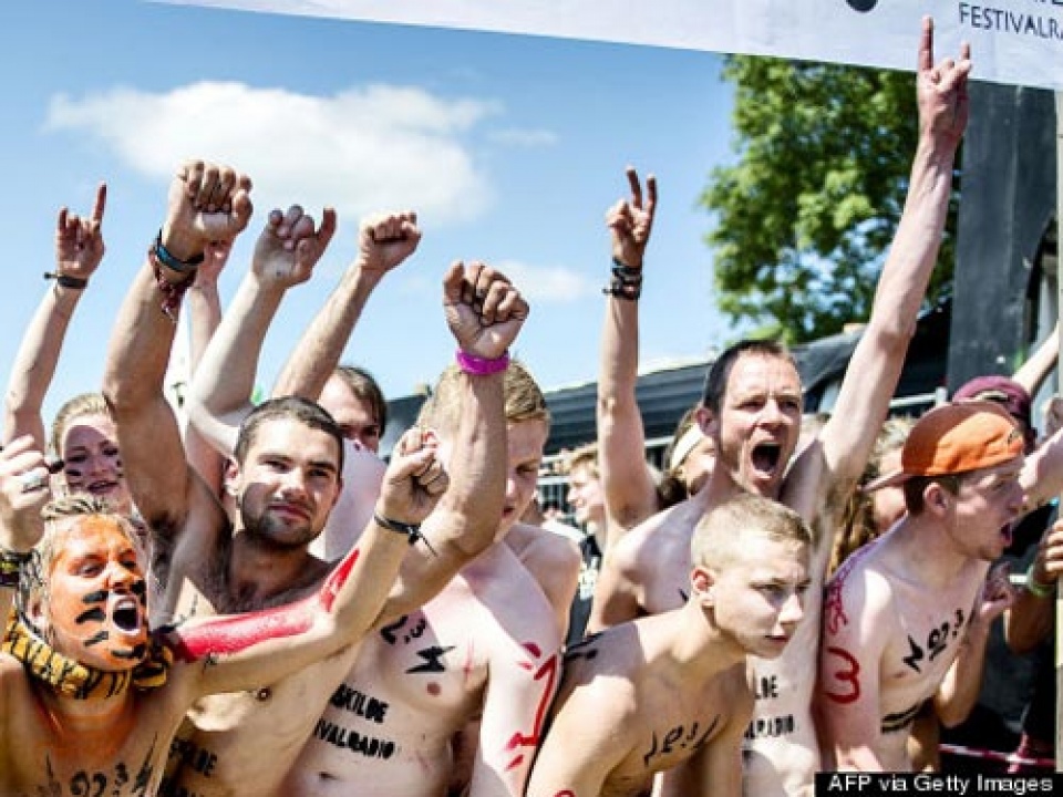 Bên kia rặng núi Pyrenees ben kia rang nui pyrenees