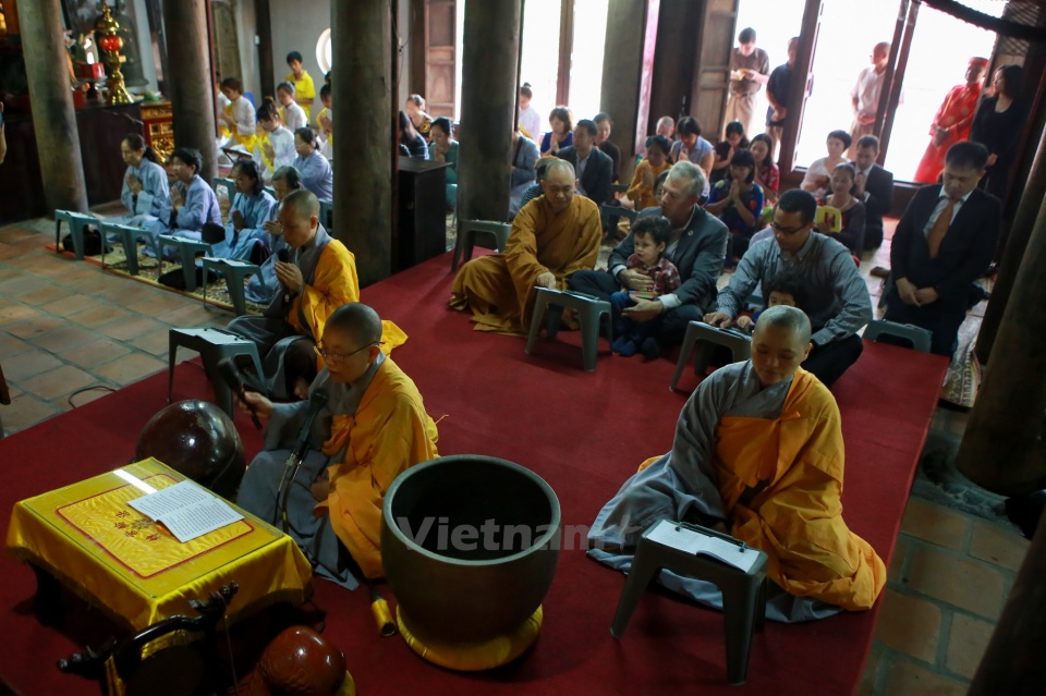 ha noi dai su my dan hai con den chua kim lien lam le vu lan