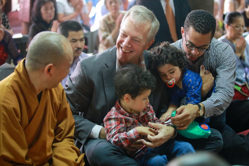 ha noi dai su my dan hai con den chua kim lien lam le vu lan