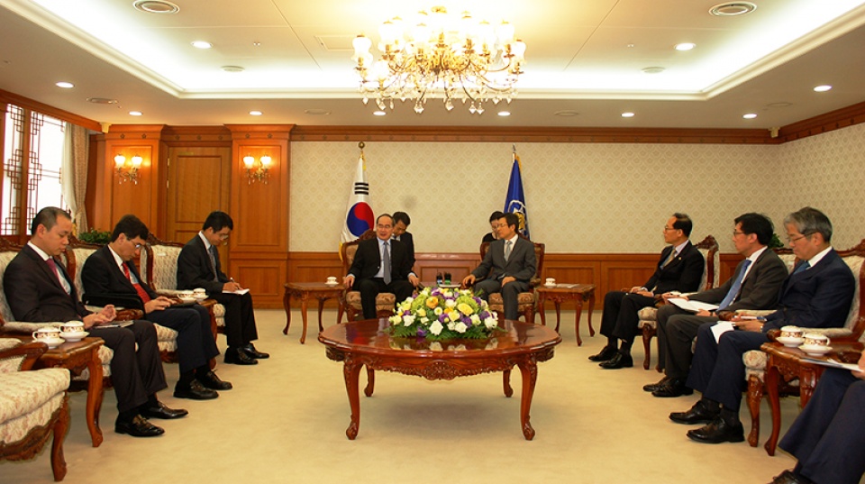 chu tich mttq viet nam chao xa giao thu tuong han quoc