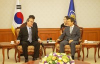 can lam gi de bao ve hoa binh o bien dong