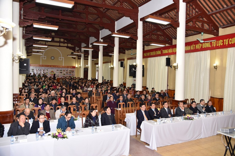 luon co nhung lan dau tien trong cong tac doi ngoai