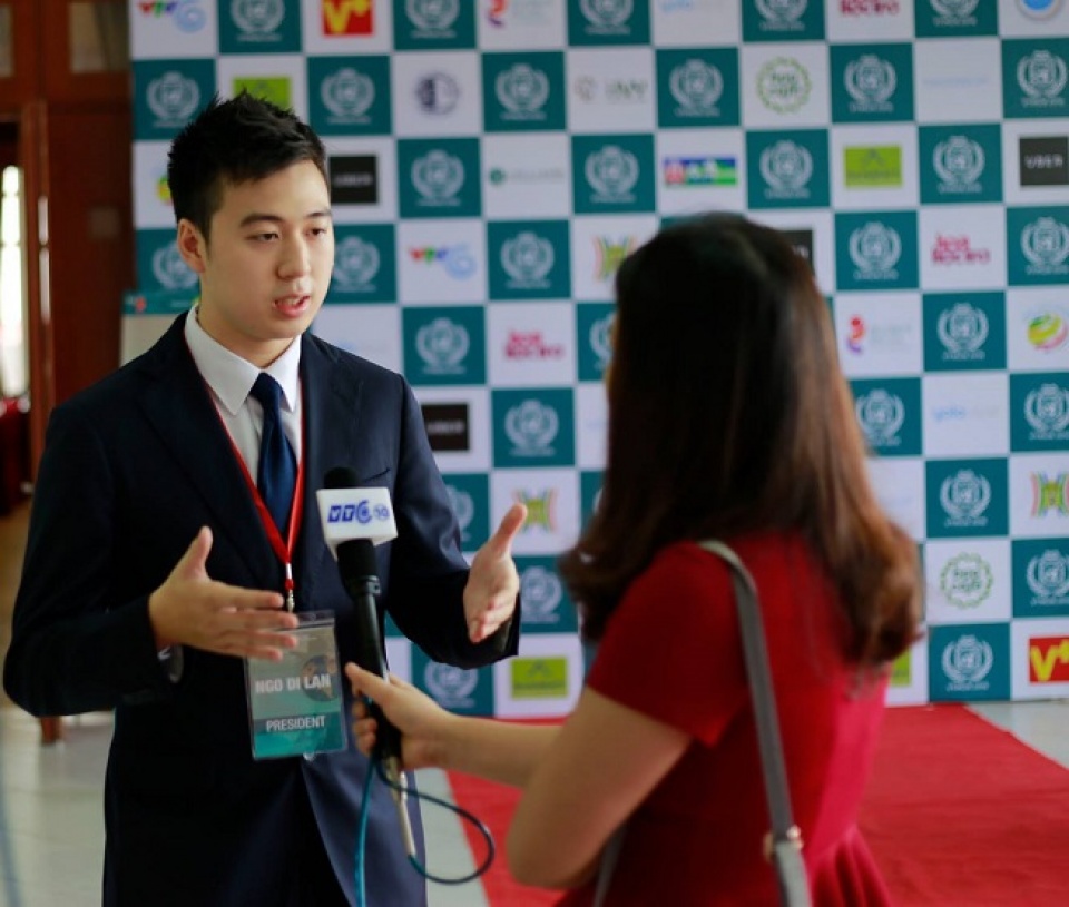 can lam gi de bao ve hoa binh o bien dong