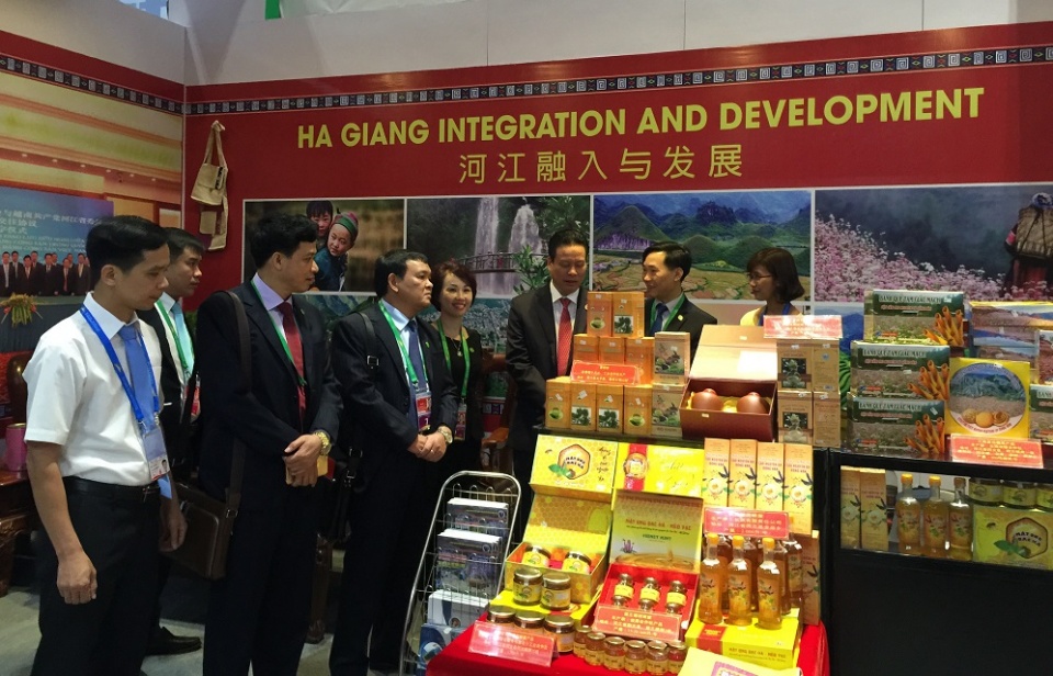 ha giang hoi nhap de phat trien