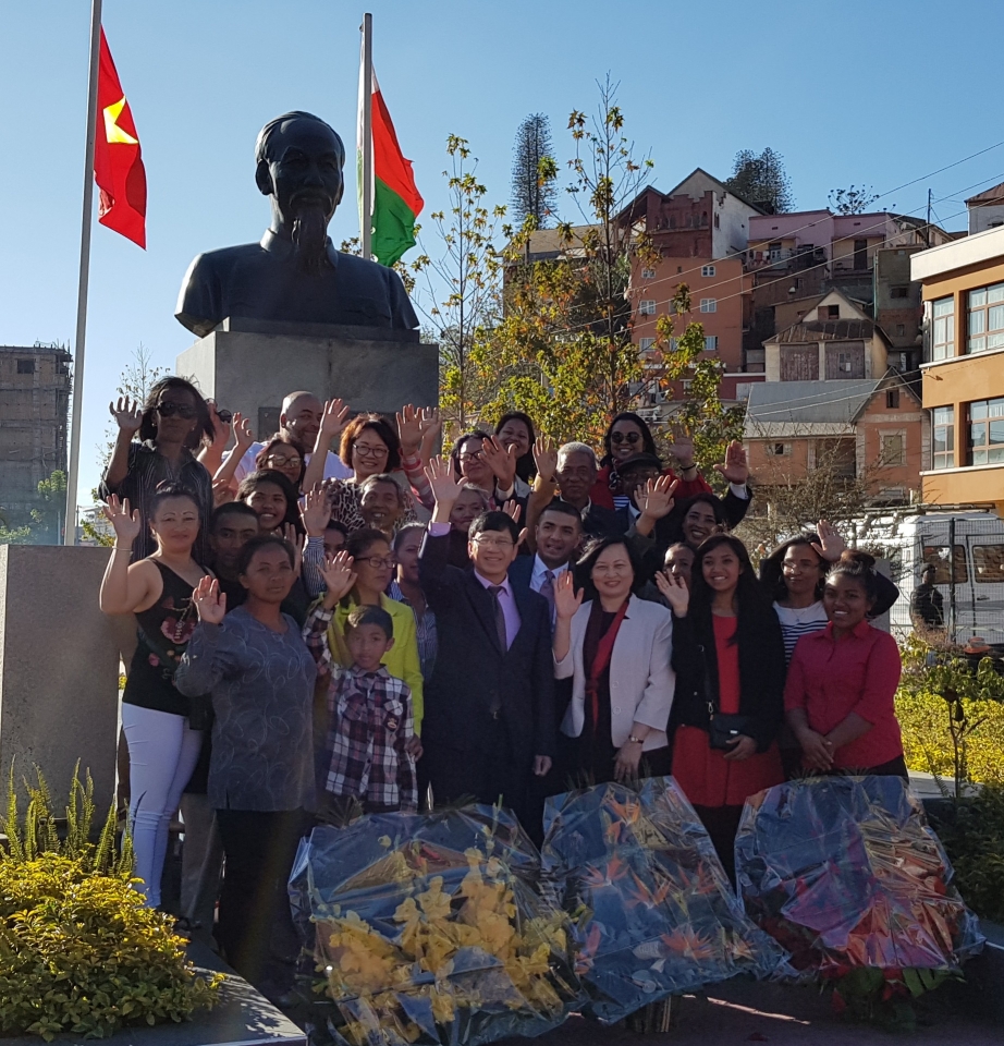 dai su le huy hoang trinh quoc thu len tong thong madagascar