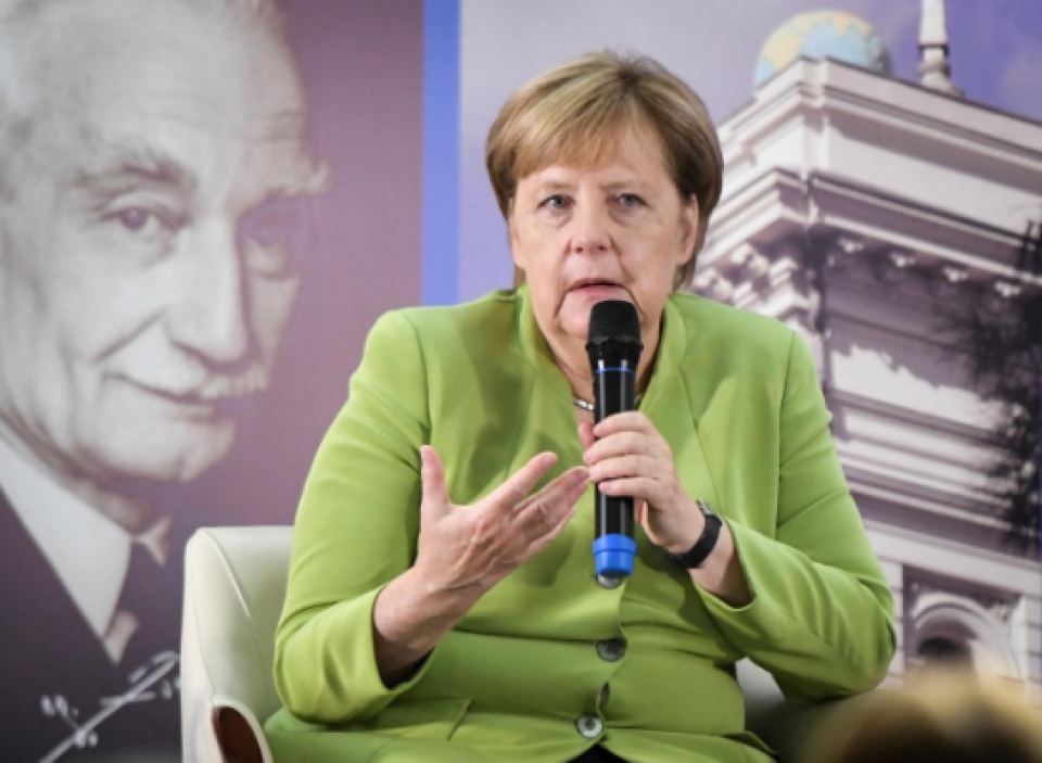 duc khong phu thuoc nga ve nang luong