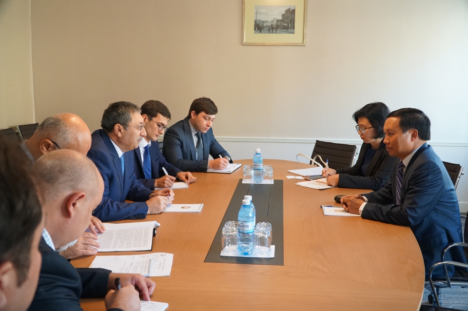 dai su ngo duc manh trinh quoc thu len tong thong azerbaijan