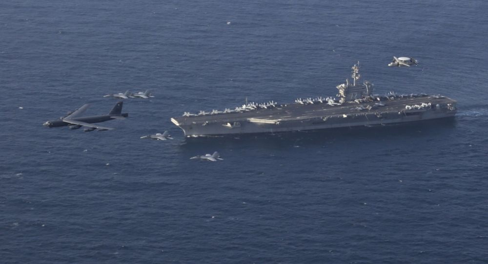 tau san bay my cach eo bien hormuz 600 dam