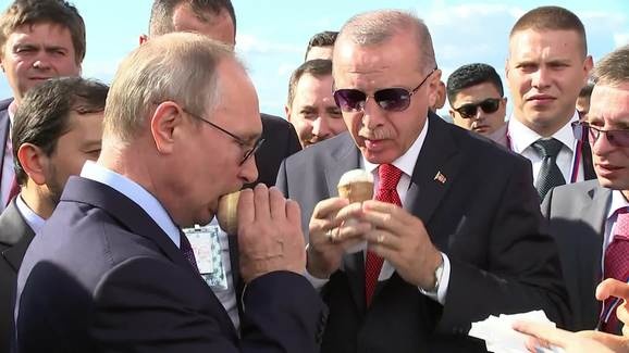 Putin - Erdogan: 'Ngoại giao kem ly' hay sự trêu chọc Dondurma putin erdogan ngoai giao kem ly hay su treu choc dondurma