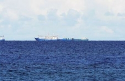 Vấn đề Biển Đông: Trung Quốc tập trận dồn dập, quốc tế 'đồng thanh' phản đối yêu sách phi pháp