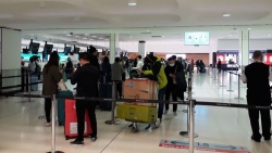 Chuyến bay đưa hơn 340 công dân Việt Nam từ Australia hạ cánh an toàn xuống sân bay Tân Sơn Nhất