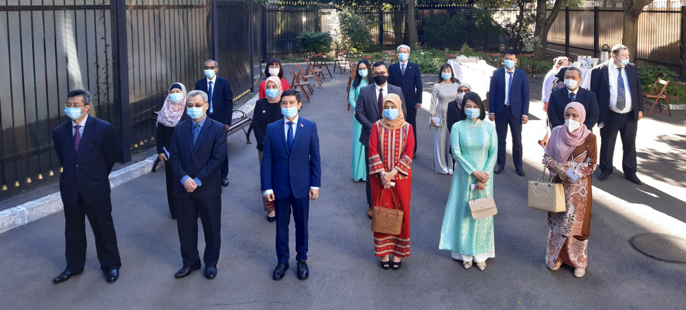 le thuong co nhan ky niem 53 nam ngay thanh lap asean o ukraine