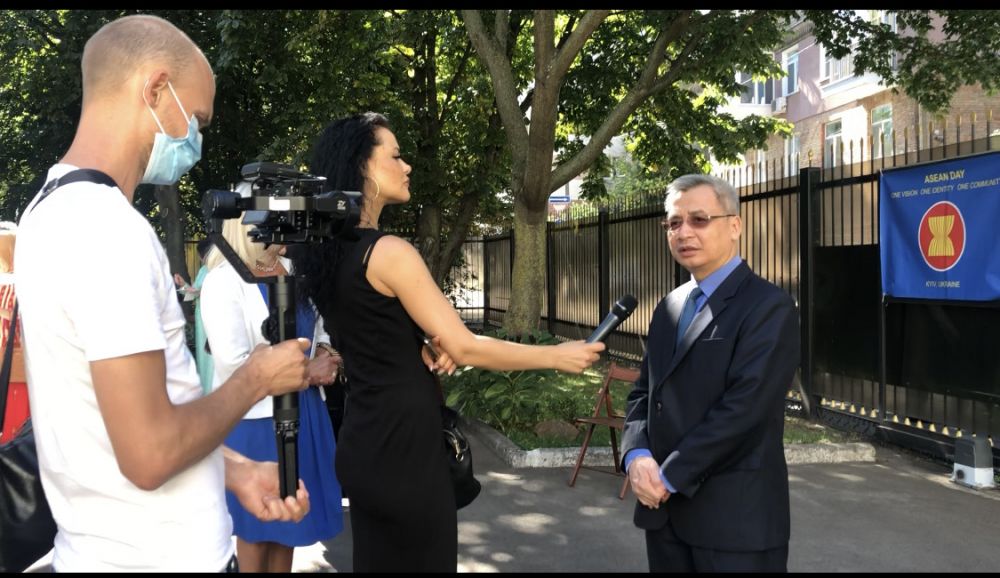 le thuong co nhan ky niem 53 nam ngay thanh lap asean o ukraine 2