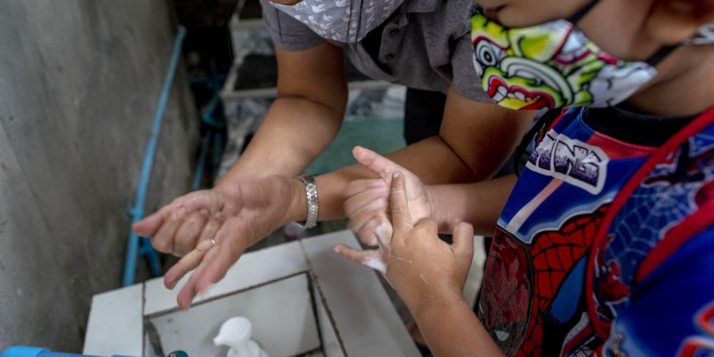 Liên hợp quốc: 43% trường học trên thế giới thiếu các điều kiện rửa tay cơ bản trong đại dịch Covid-19 lien-hop-quoc-43-truong-hoc-tren-the-gioi-thieu-cac-dieu-kien-rua-tay-co-ban-trong-dai-dich-covid-19