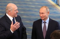 Tình hình Belarus: 4 ngày 3 cuộc điện đàm với Nga, Minsk cảnh giác điều quân đến biên giới