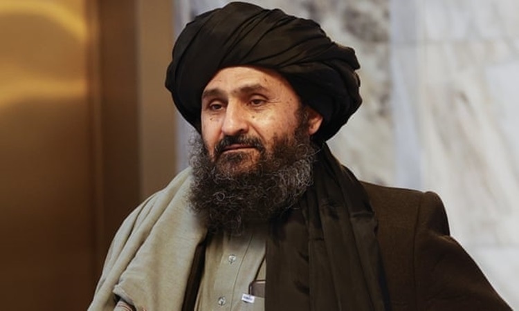 Mullah Abdul Ghani Baradar là một trong những người đồng sáng lập Taliban. Hiện ông đứng đầu văn phòng chính trị của tập đoàn. t. (Nguồn: Yahoo News)