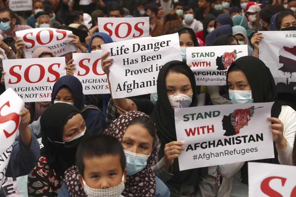 Giải quyết vấn đề người tị nạn Afghanistan: Biểu tình ở Indonesia; Vatican đàm phán với Taliban. (Nguồn: AP)