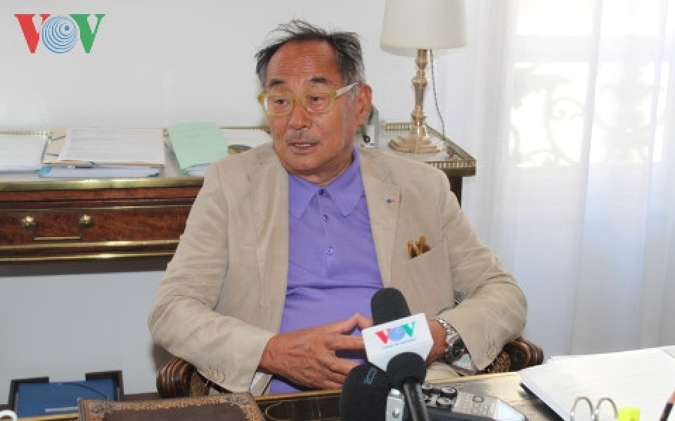 nhung nguoi goc viet se thap tung tong thong phap den tham viet nam